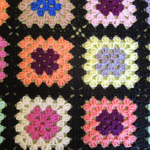 Huge Granny Squares Hand Crochet Afghan Bedspread Blanket Wool - Picture 4 of 12
